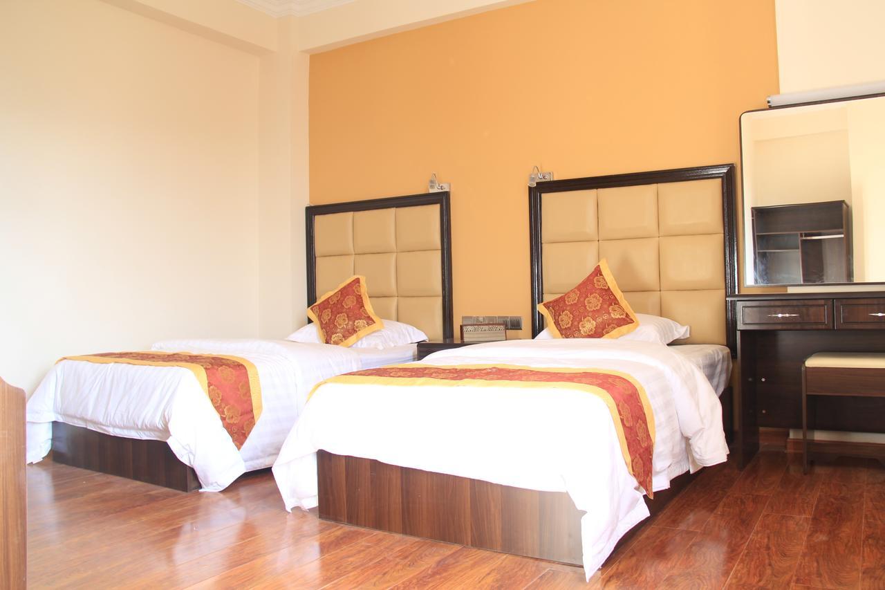 ניאונגשווה The Hotel Emperor-Inle מראה חיצוני תמונה