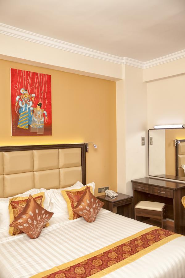ניאונגשווה The Hotel Emperor-Inle מראה חיצוני תמונה