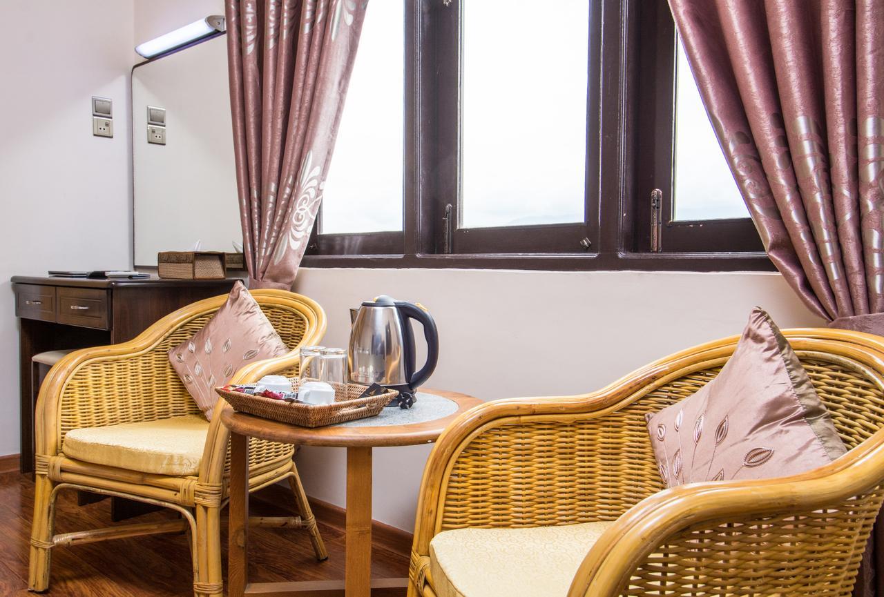 ניאונגשווה The Hotel Emperor-Inle מראה חיצוני תמונה