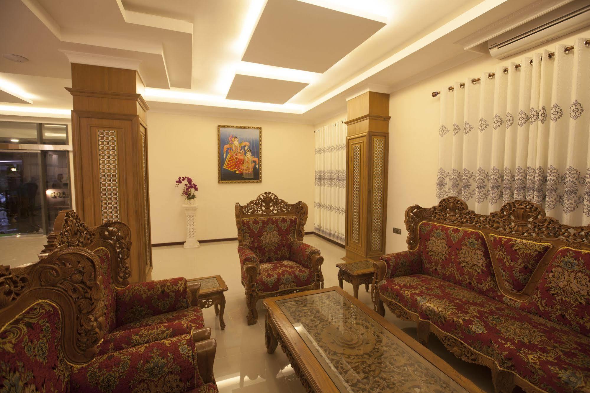 ניאונגשווה The Hotel Emperor-Inle מראה חיצוני תמונה