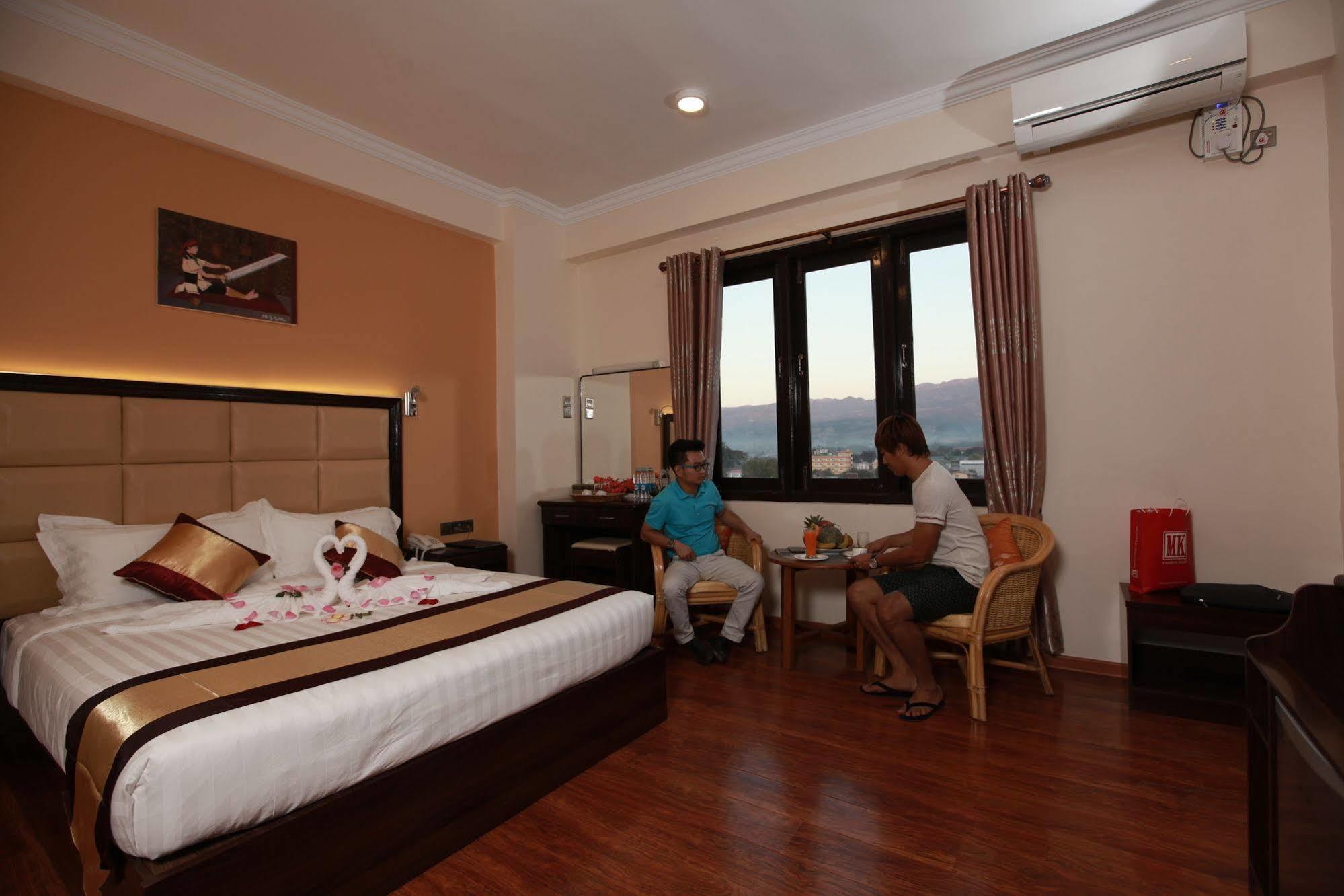 ניאונגשווה The Hotel Emperor-Inle מראה חיצוני תמונה