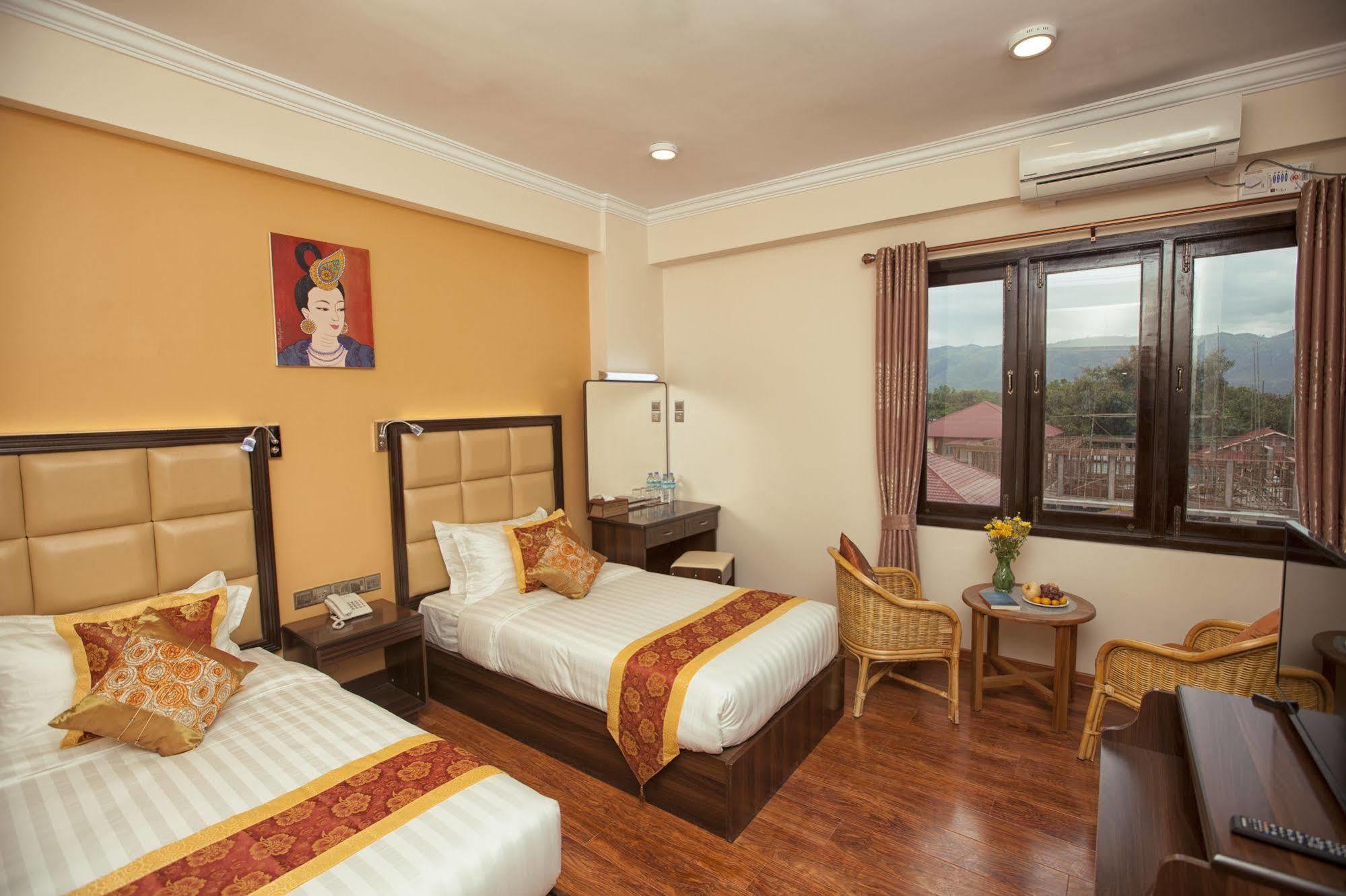 ניאונגשווה The Hotel Emperor-Inle מראה חיצוני תמונה