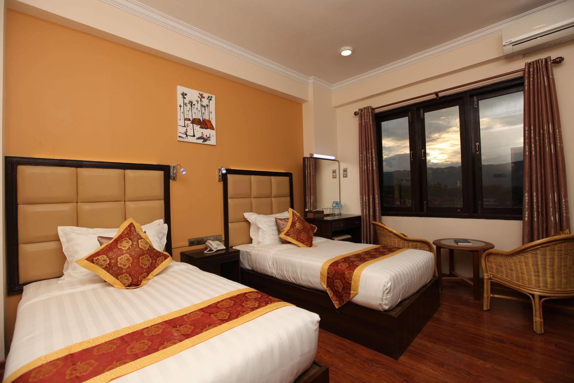 ניאונגשווה The Hotel Emperor-Inle מראה חיצוני תמונה