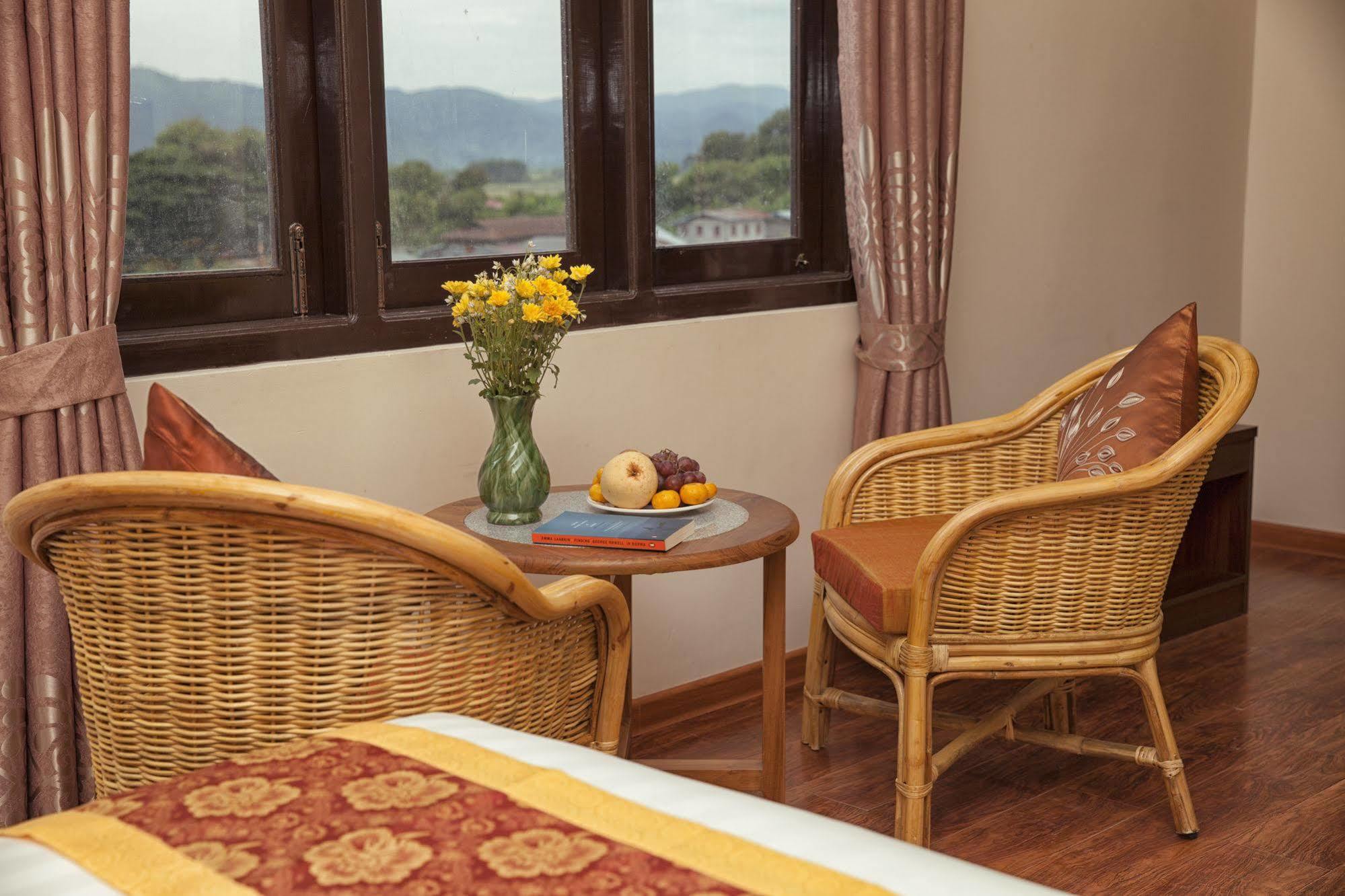 ניאונגשווה The Hotel Emperor-Inle מראה חיצוני תמונה